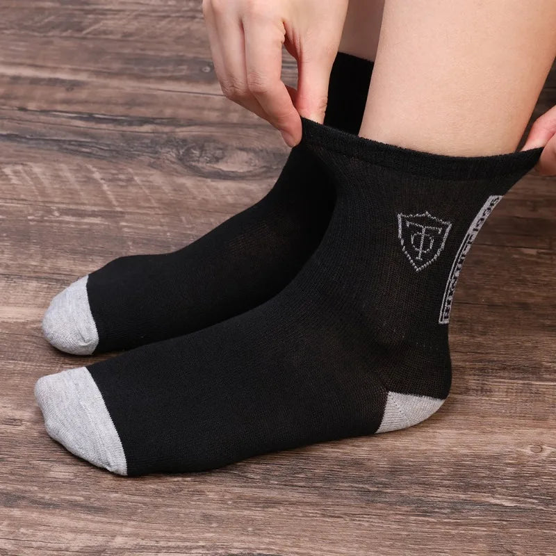 10 pairs Breathable Men's Basketball Crew Socks for Spring and Fall